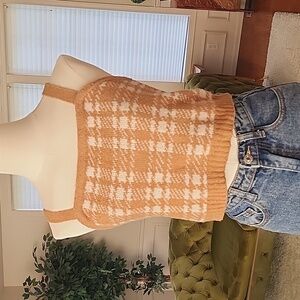 Knitted camisole crop-top